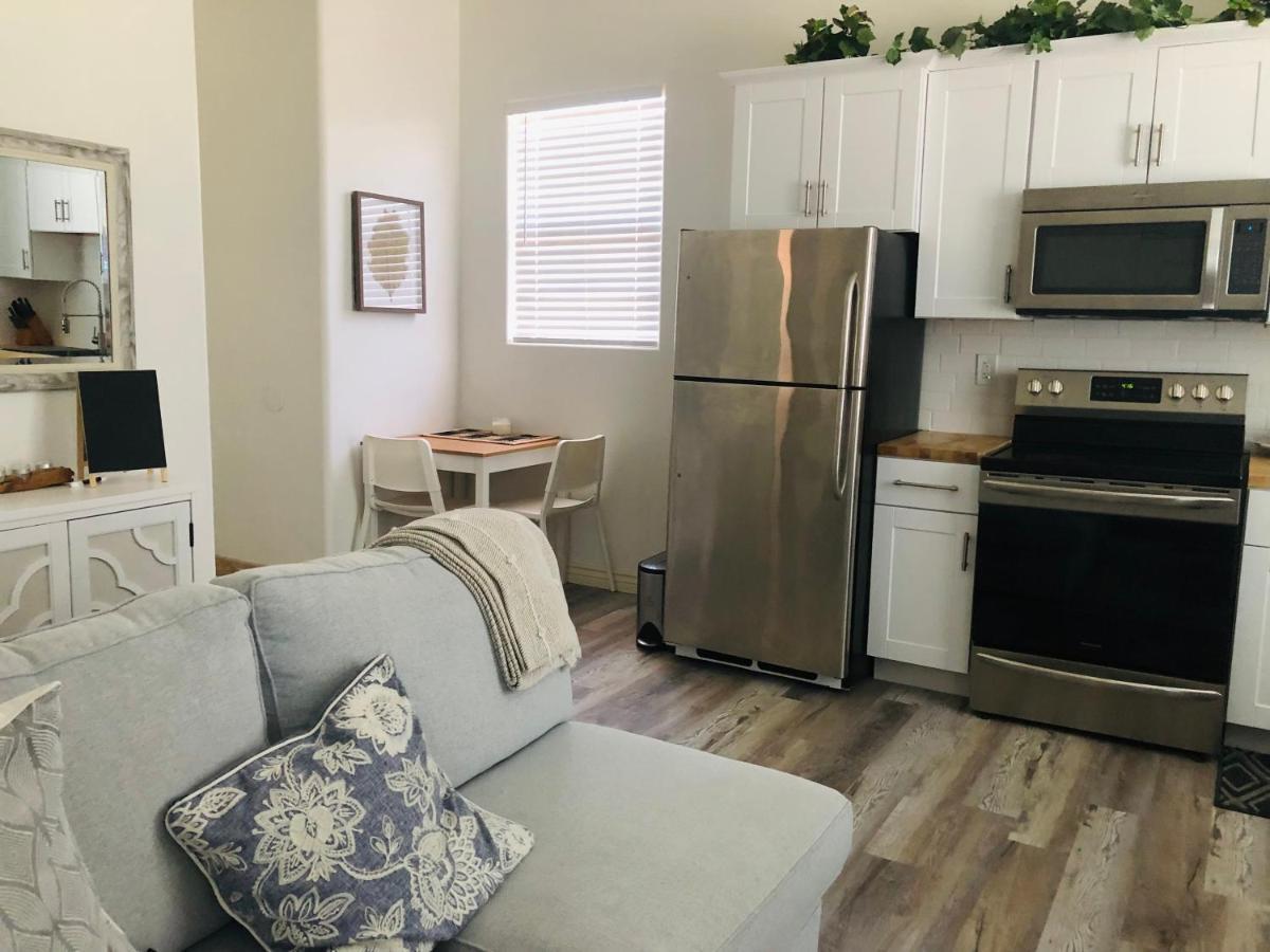 Beautiful Private Casita/Guesthouse W/ Kitchen, Access To Pool/Spa Goodyear Exterior foto